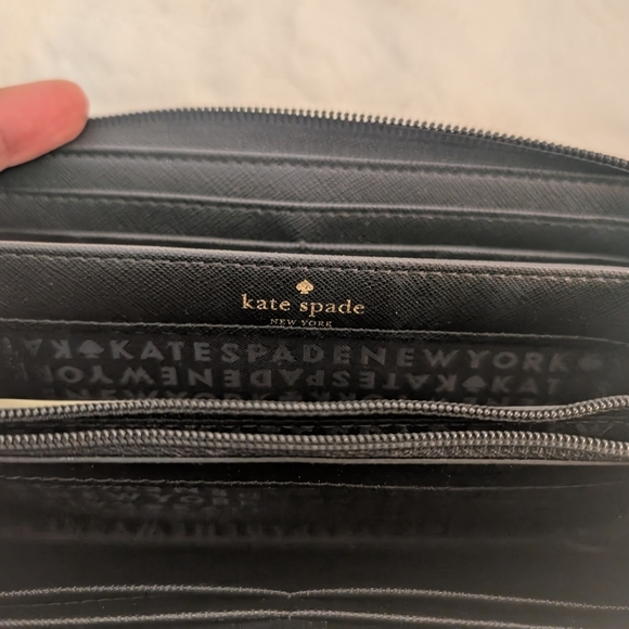 Kate Spade Large Leather Zippy Wallet Black w/Silver Glitter Stripes - Picture 4 of 7